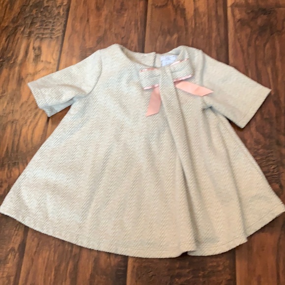 Tahari Other - 18mo Tahari winter dress. Beige/gold w/peach bow.